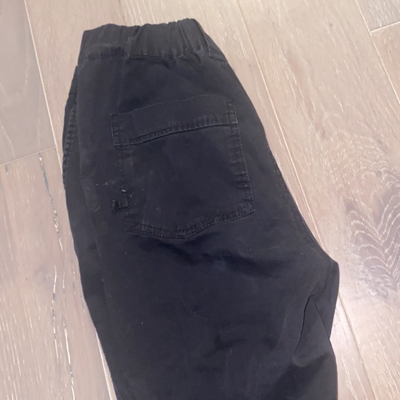 Black high wasted cargo pants - Picture 3 of 4